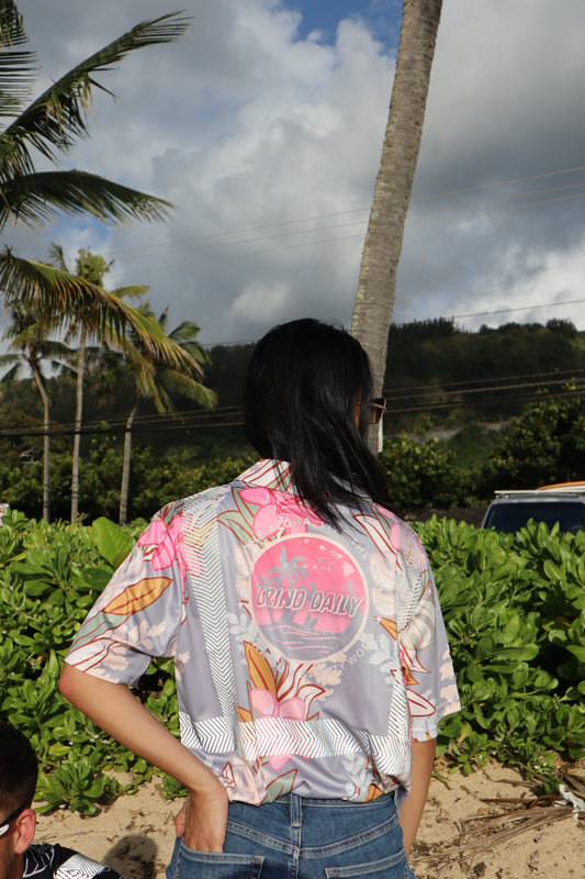 Maile Monstera Palapalai Plumeria Lei Reflective Shirt - Grey