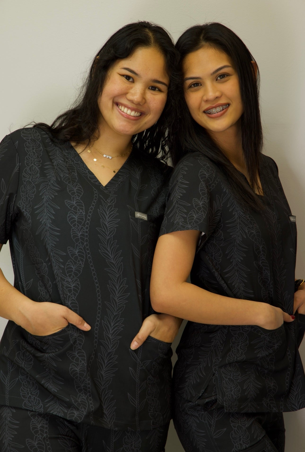 3 Pocket Scrub Top - Lau Liko