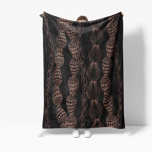 Shell Lei Outline Throw Blanket